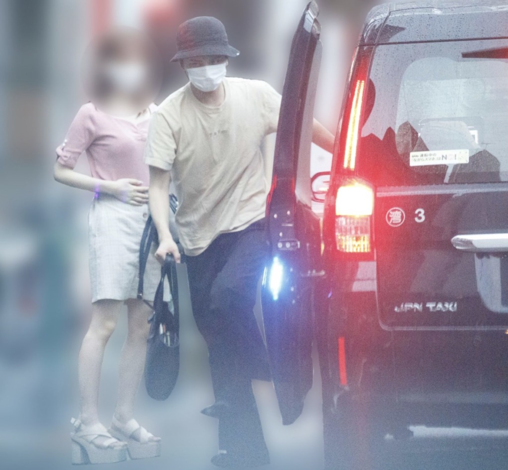 瀬戸利樹とアナウンサー風美女A子